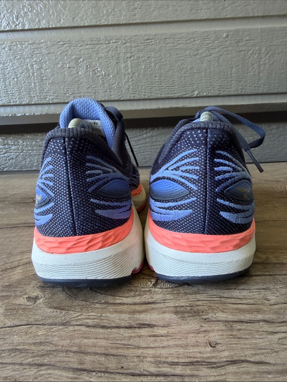 New Balance Fresh Foam Women’s Navy & Coral Athletic Running Shoes size 9 - Picture 6 of 8